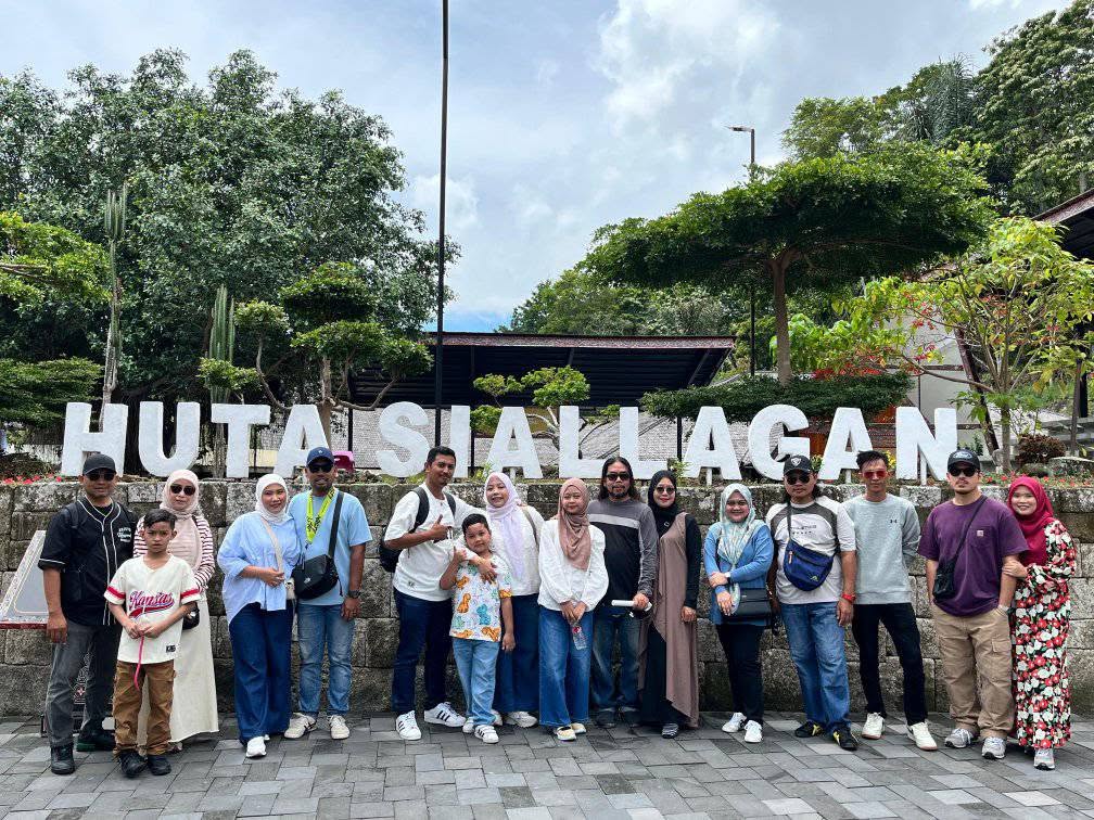TOUR SAMOSIR 2